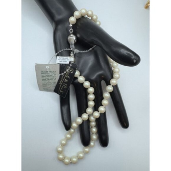 White Faux Pearl Necklace Knotted 18” Strand Peck & Peck Bridal NWT - Picture 4 of 10